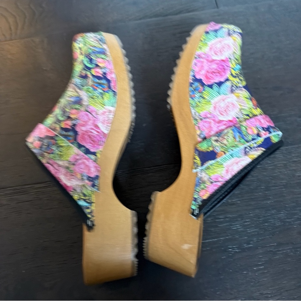 Floral Multi-Color Slip-On Sandals size 10 US - Picture 3 of 4